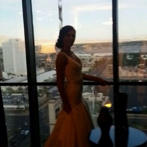 Wedding gown custom design - Picture 2 of 7